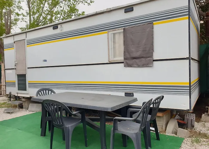 Mobil Home Chez Un Particulier Pour 1 A 4 Personnes A 800 M De La Plage De Valras Pas Dans Un Camping