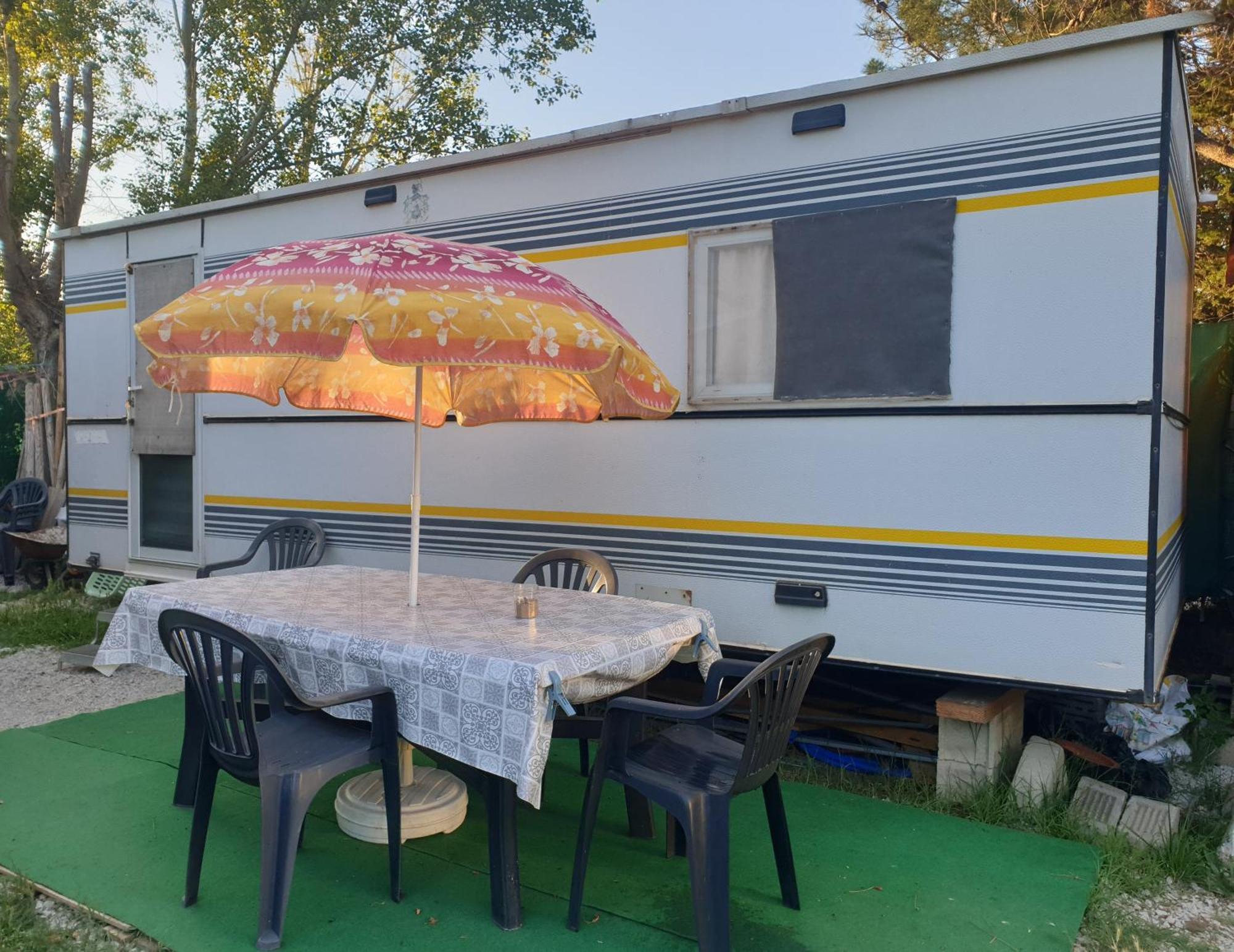 Camping Mobil Chez Un Particulier Pour 1 A 4 Personnes A 800 M De La De Valras Pas Dans Un *